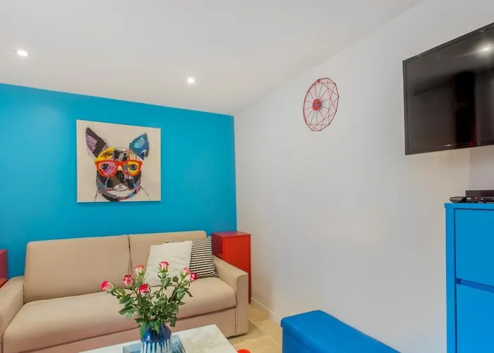 Le Saint Louis Blue Bulldog Hyeres